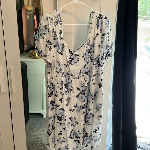 Blue and white floral dress - Picture 1 of 2